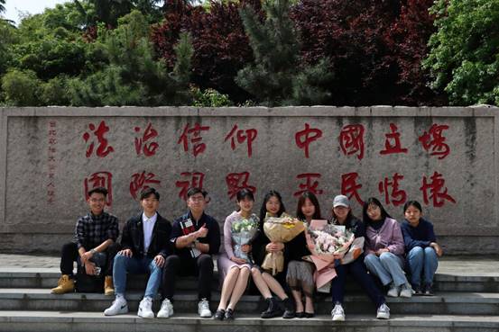 5eb29af2dbfdeb3d4095b53d2d82353